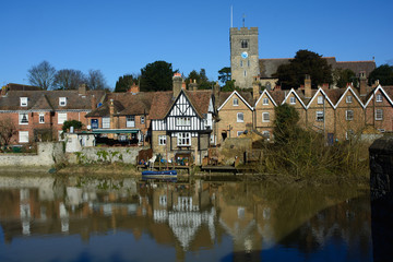 Naklejka premium Aylesford in Kent England over river Medway