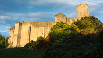 Fototapeta na wymiar Rauzan Castle in evening light