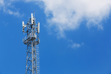 Obraz premium Antenna repeater tower