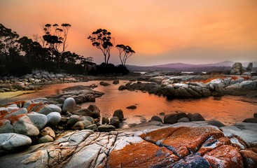 Bay of fires sunset, Tasmania - obrazy, fototapety, plakaty