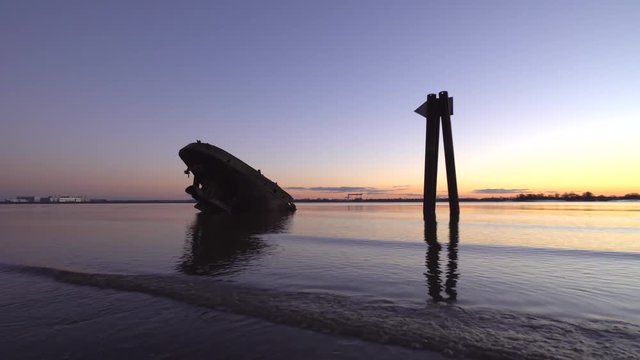 Wrack am Elbstrand