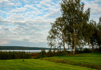 Obraz premium Sky reflected in lake