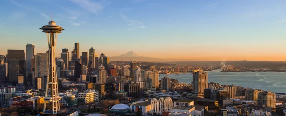 Seattle Skyline bei Sonnenuntergang mit Space Needle © Tommy