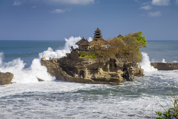 bali temple tanah lot indonesia