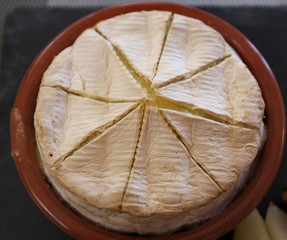 Camembert rôti au four