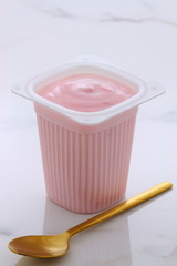 Berries french style yogurt