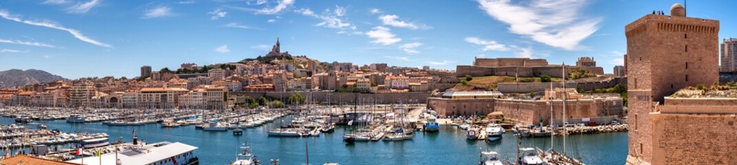 Fototapeta na wymiar Panorama alter Hafen von Marseille