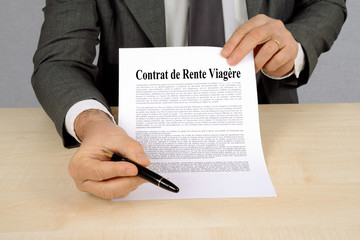 La signature du contrat de rente viagère 