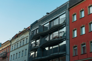 Fototapeta na wymiar colorful apartment houses at berlin