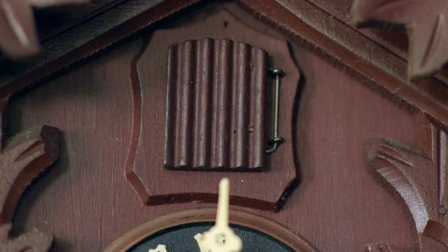 cuckoo clock cuckoos one time 11347
