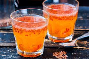 Fruit jelly with flax seeds