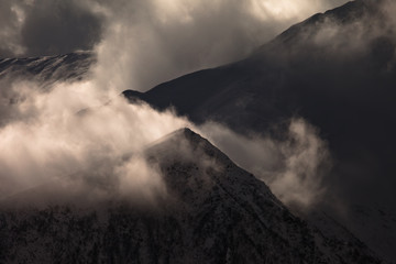Kaukaz - Gruzja w zimowej szacie. Caucassus mountains in Georgia.