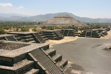 Impressive Pyramid of the Sun, Avenue of the Dead, Pre- Columbine Mesoamerican city Teotihuacan, Mexico