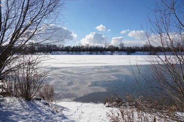 Winterlandschaft am See