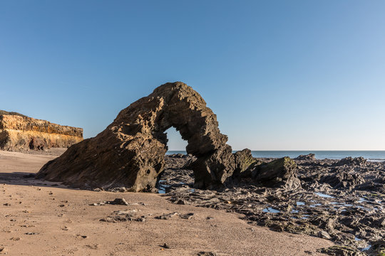 Arche sur la pointe du Payr&eacute; (Vend&eacute;e, France)