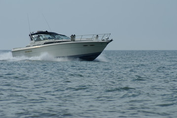 Speed boat