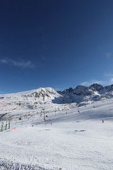 Fototapeta na wymiar Piste de ski de Grandvalira, Andorre