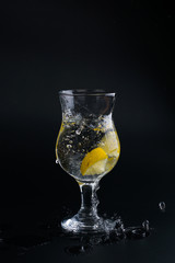 lemon in water