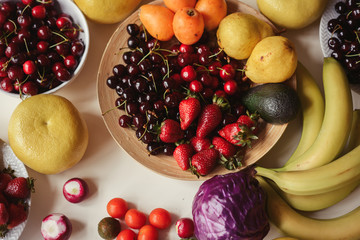 Fruit and vegetables, all colors of the rainbow