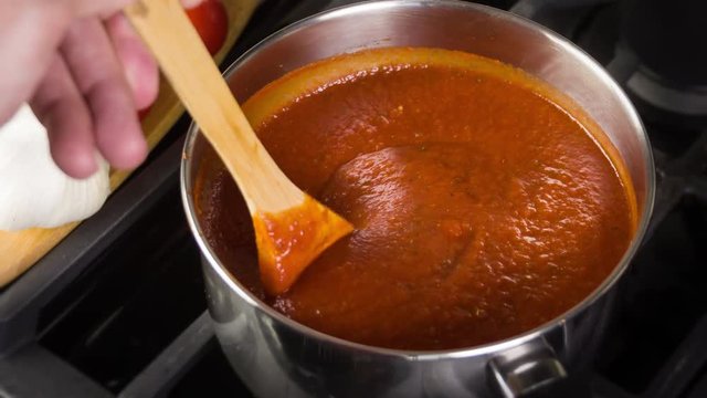 Cooking Spaghetti Sauce