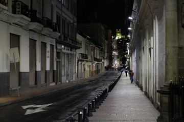 Fototapeta na wymiar Quito at night