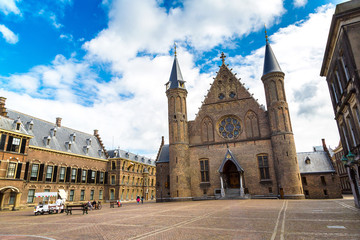 Fototapeta na wymiar Binnenhof palace in Hague