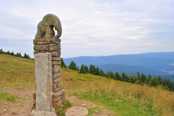 Rzeźba słonia na Śnieżniku