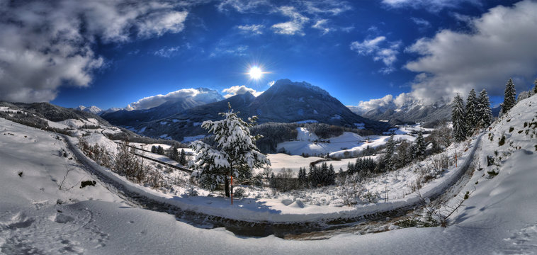 Soleleitungsweg bei Ramsau / BGL mit Watzmannmassiv. HDR Panorama im Winter