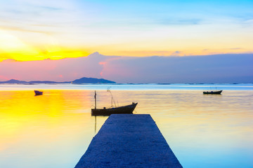 Obraz premium Boat and beach and twilight with long exposure