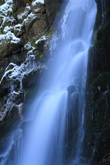 冬の薄衣の滝