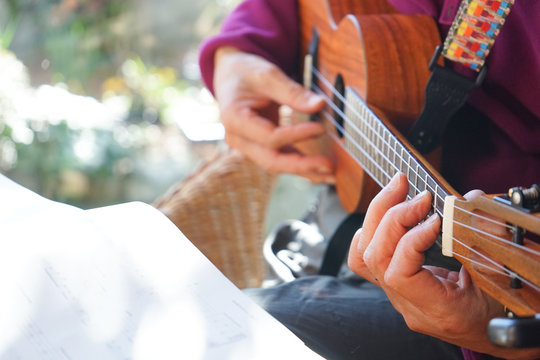 Playing Uklele