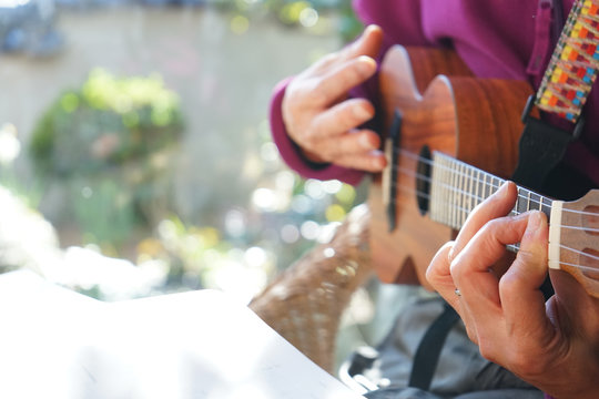 Playing Uklele