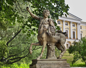 Obraz premium Bridge of Centaurs in Pavlovsk Palace and Park Ensemble near Saint Petersburg. Russia
