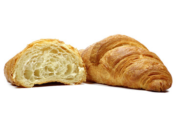 Buttercroissants isoliert auf weißem Hintergrund