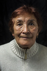 Obraz premium portrait of an elderly woman
