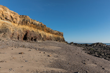 Petites falaises sur la pointe du Payré (Vendée, France)