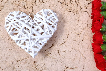 Serce i kwaity w dowód miłoścci © fotodrobik