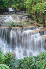 Naklejka premium Huay Mae Kamin Waterfall Park