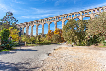 aqueduc de Roquefavour, Ventabren, France  - obrazy, fototapety, plakaty