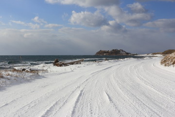 海岸の道　雪景色