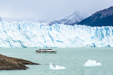 Сruise ship in Perito Moreno Glacier. El Calafate, Patagonia, Argentina. © serg_did