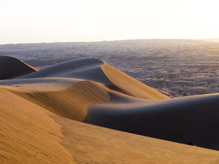 Mittlerer Osten , Arabien, Sultanat Oman,Al Raka, Sanddünen in der Abendsonne  in der Wüste Rimal...