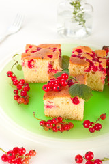 Blechkuchen mit Johannisbeeren