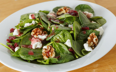 spinach and berry salad