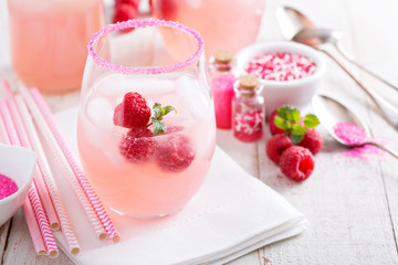 Red raspberry lemonade
