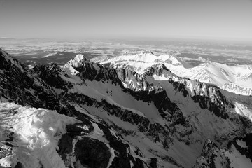 Slowacja 15.02.2015 Widok z Lomnicy zima na slowackie Tatry Wysokie i Bielskie.