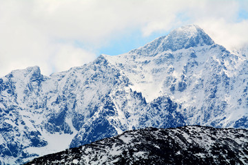Tatry Polskie 06.05.2016 Widok na Wysokie Tatry z Rusinowej Polany ..n/z Od lewej Sniezny Szczyt 2467 m, Lodowy Zwornik (Hiller-Turm) 2507 m, -Lodowy Szczyt (Jeg-volgyi-csucs) 2630 m © Konrad