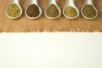 Crédence de cuisine en verre imprimé Herbes Healthy herbs and spices oriental