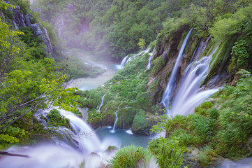 Fototapeta na wymiar waterfalls of Plitvice lakes national park
