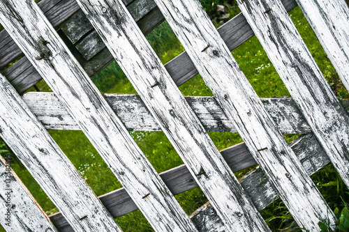 "Weißer Holzzaun" Stockfotos und lizenzfreie Bilder auf Fotolia.com